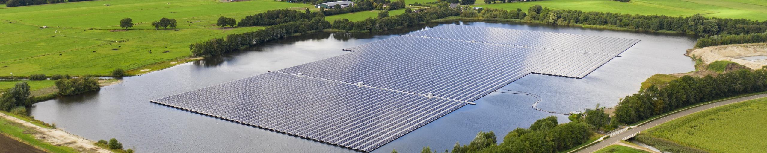 Luchtfoto van het zonnepark in Beilen. Beeld: GroenLeven