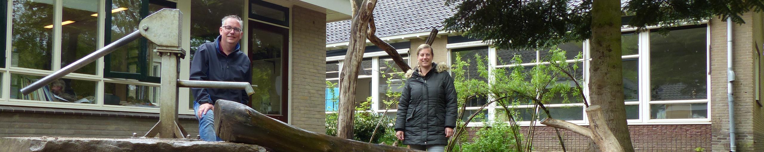 Werkgroep op schoolplein Slingerbos